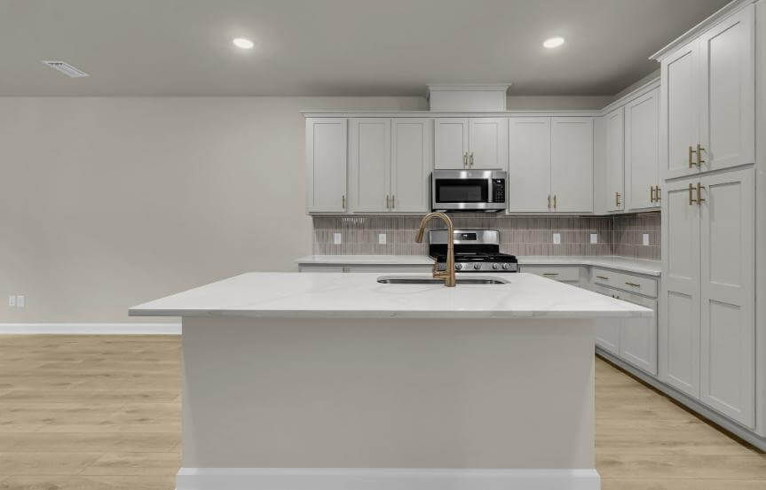 Ashton Woods 55+ Palmetto Spec Home Plan Lot 85 Kitchen Island