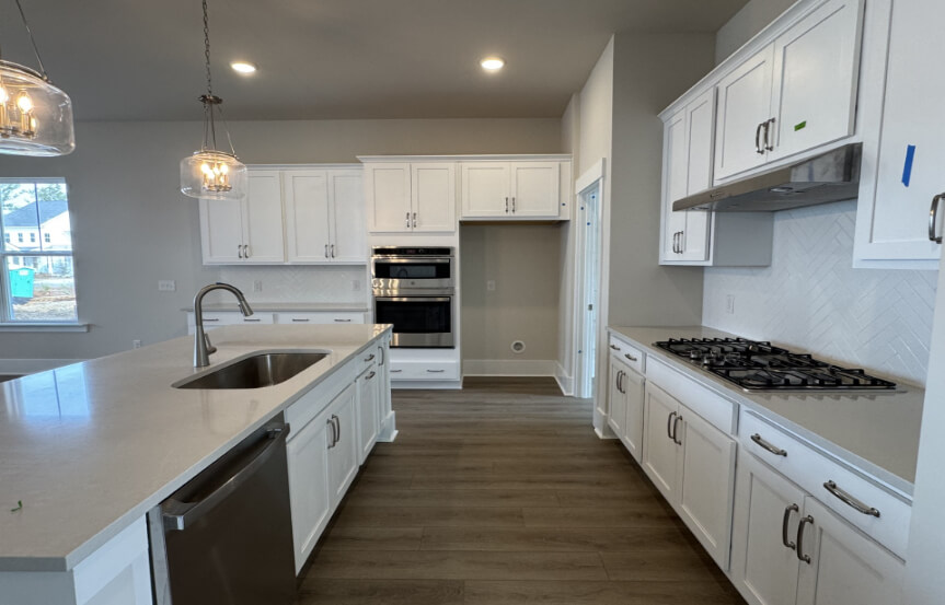 Ashton Woods Newington Spec Home Lot 1678 Kitchen And Island