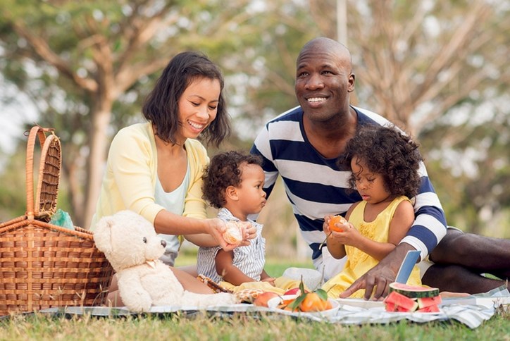 family_picnic_with_basket.jpg