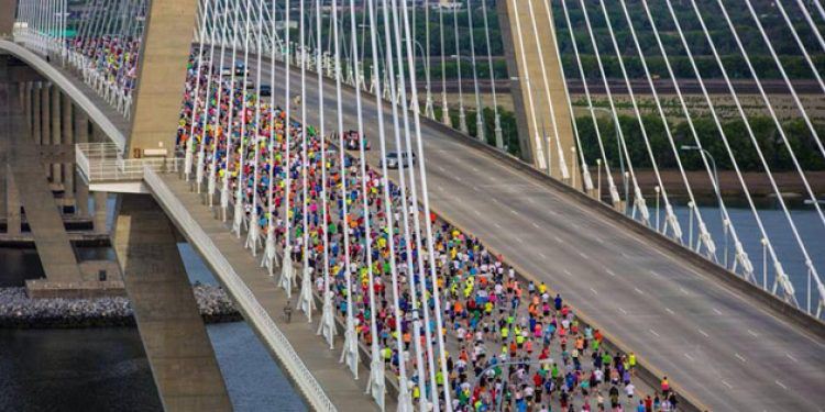 Annual bridge run in Charleston SC.