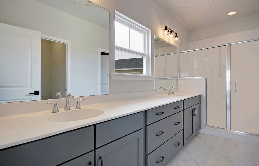 Ashton Woods Azalea home plan master bath
