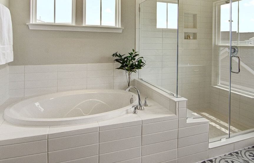 Ashton Woods Shepard home plan bathroom tub
