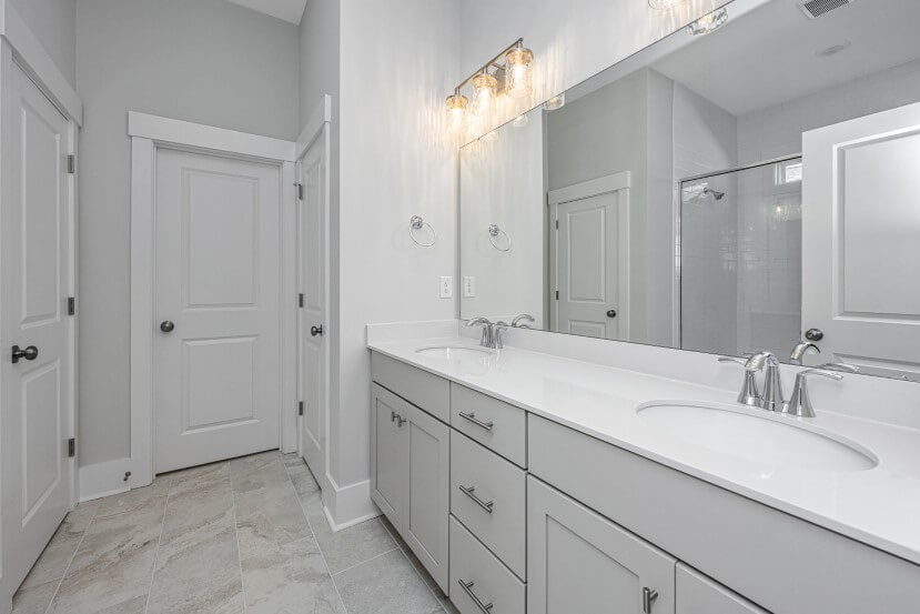 Homes By Dickerson York home plan bathroom