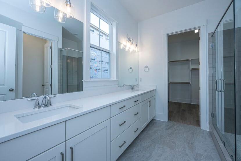 Homes By Dickerson Hampton home plan master bathroom