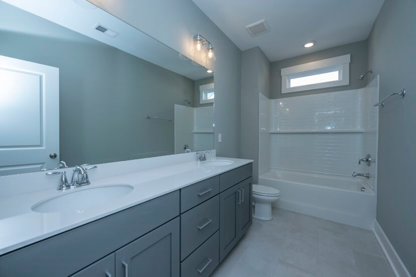 Homes By Dickerson Hampton home plan secondary bathroom