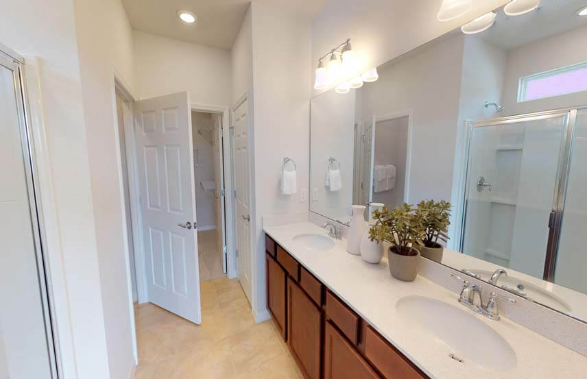 Del Webb Contour home plan Owners Bath