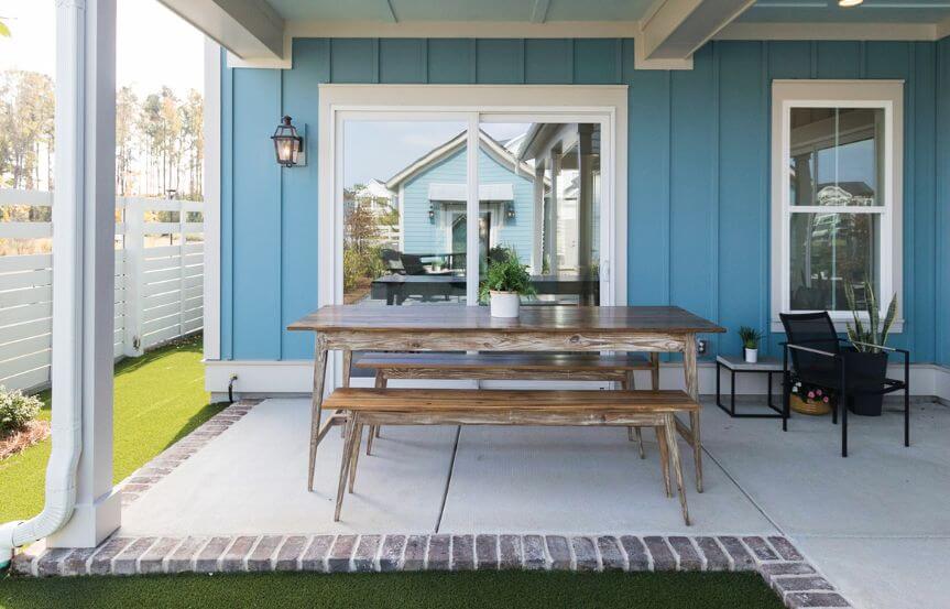New Leaf Aneto model home outdoor patio