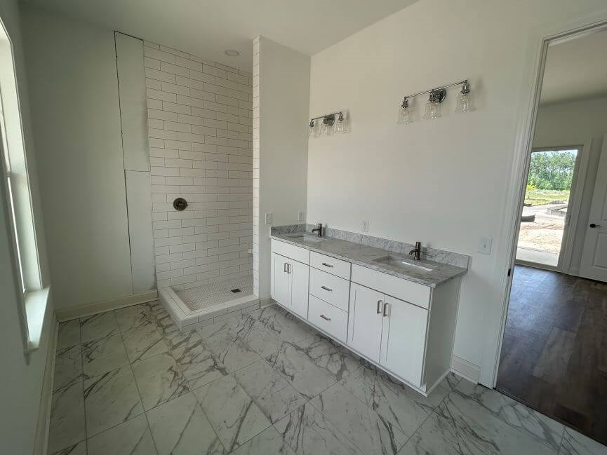 New Leaf Rosamarino home plan lot 1171 Owner's suite bathroom