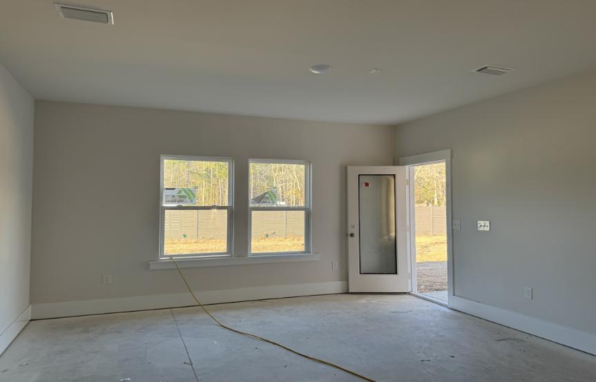 Ashton Wood 55+ Palmetto Spec Lot 98 Living Room