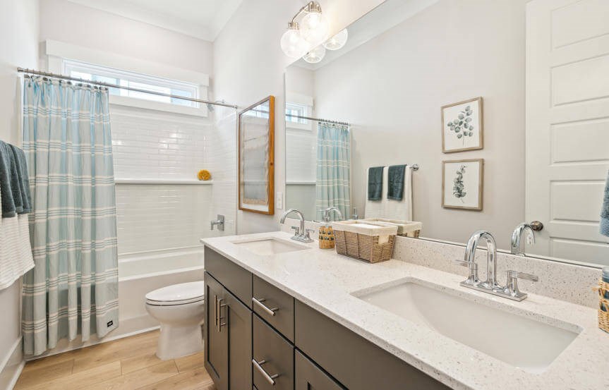 Homes By Dickerson Hutchison Second Bathroom