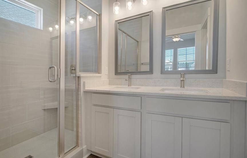 David Weekley Lindenberry Primary Bathroom