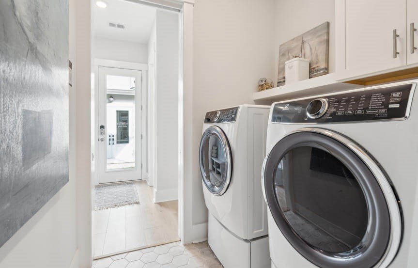 Homes By Dickerson Hutchison Laundry Room