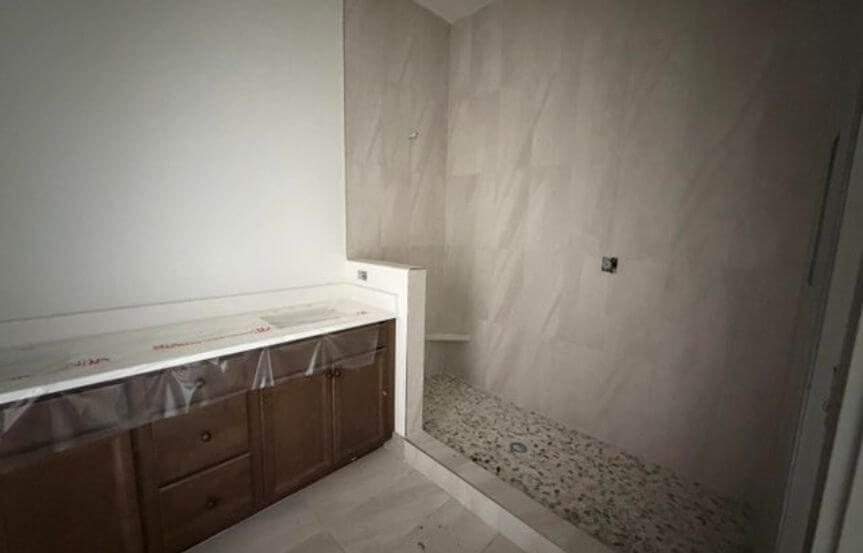 New Leaf Lincoln Spec Lot 1491 Primary Bathroom