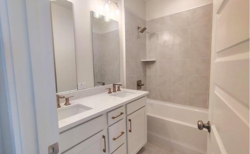 Brookfield Residential Preston Spec Lot 1656 Hall Bath