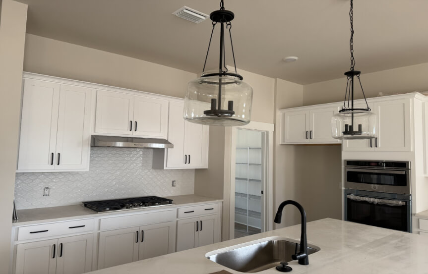 Ashton Woods Newington Spec Lot 1679 Kitchen Island