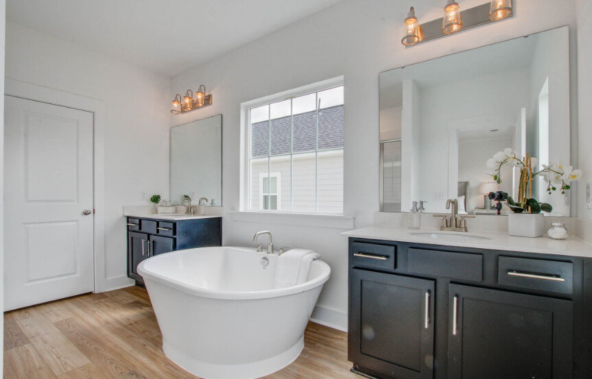 Ashton Woods Givhans Primary Bathroom