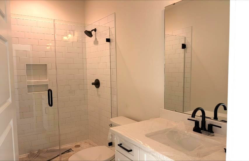 Saussy Burbank Ashely Spec Lot 1660 Secondary Bath