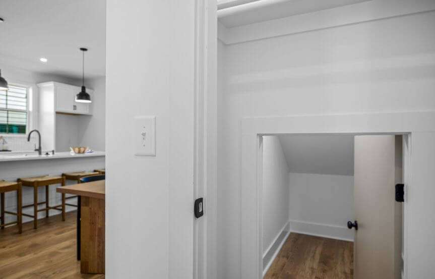 New Leaf Stanley Spec Lot 1630 Coat Closet Storage