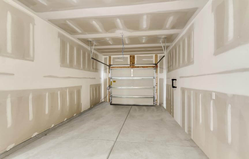 Ashton Woods 55+ Palmetto Spec Lot 104 Garage