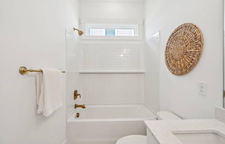 Homes By Dickerson Hutchison 2 Second Bathroom
